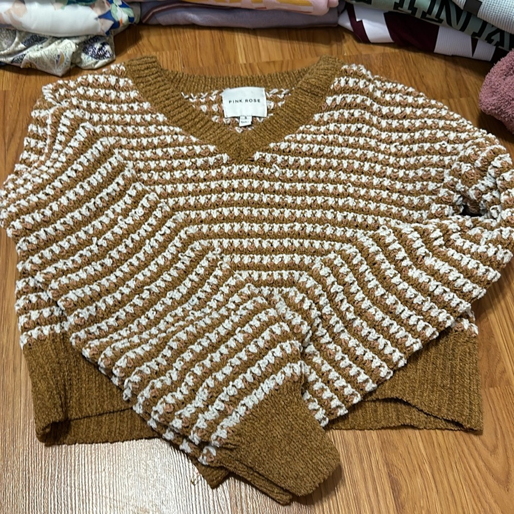 women’s brown cropped sweater